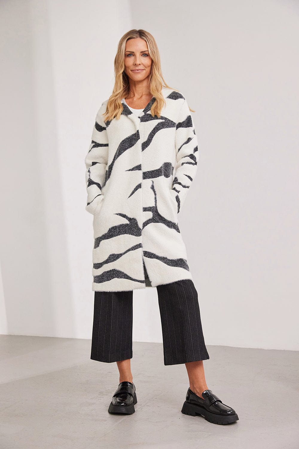 Kartner, Hooded Textured Coatigan