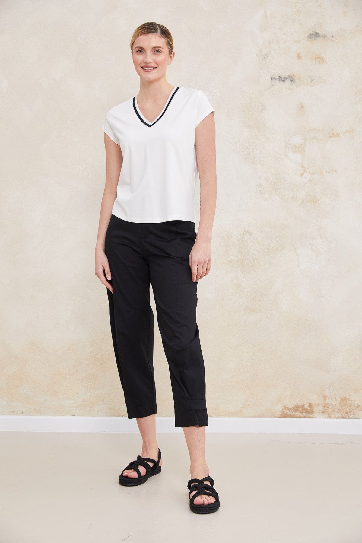 PERUZZI Contrast Collar Neck T-Shirt