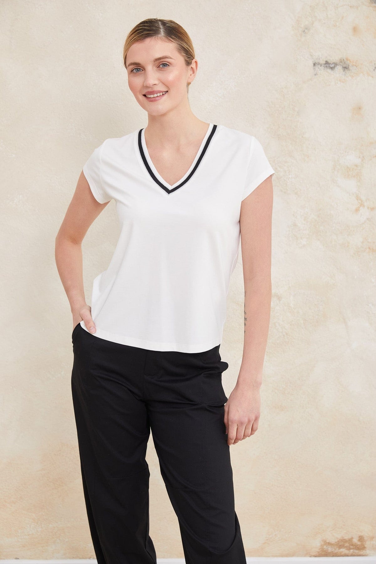 PERUZZI Contrast Collar Neck T-Shirt