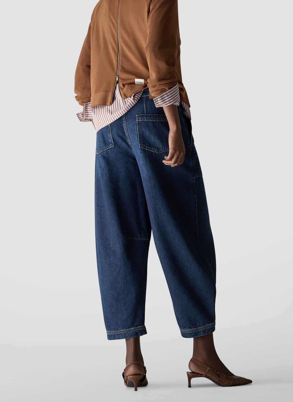 LE COMTE Barrel Leg Jean