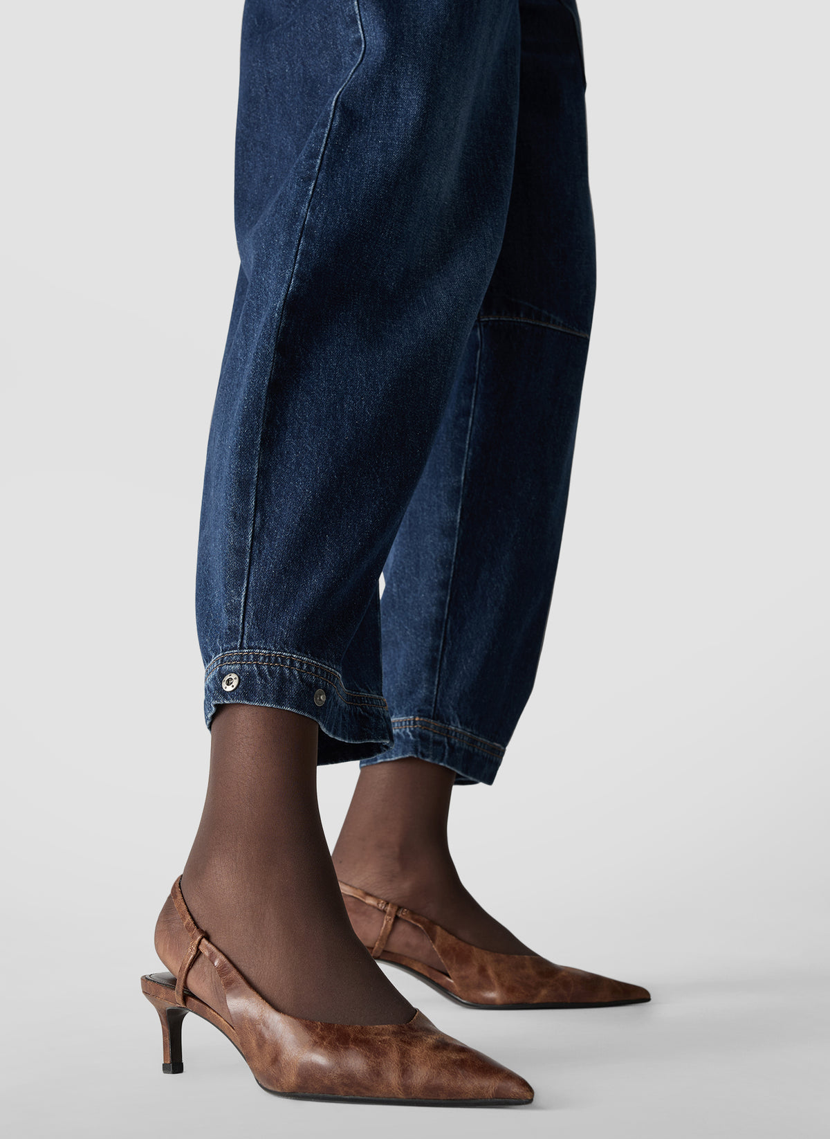 LE COMTE Barrel Leg Jean