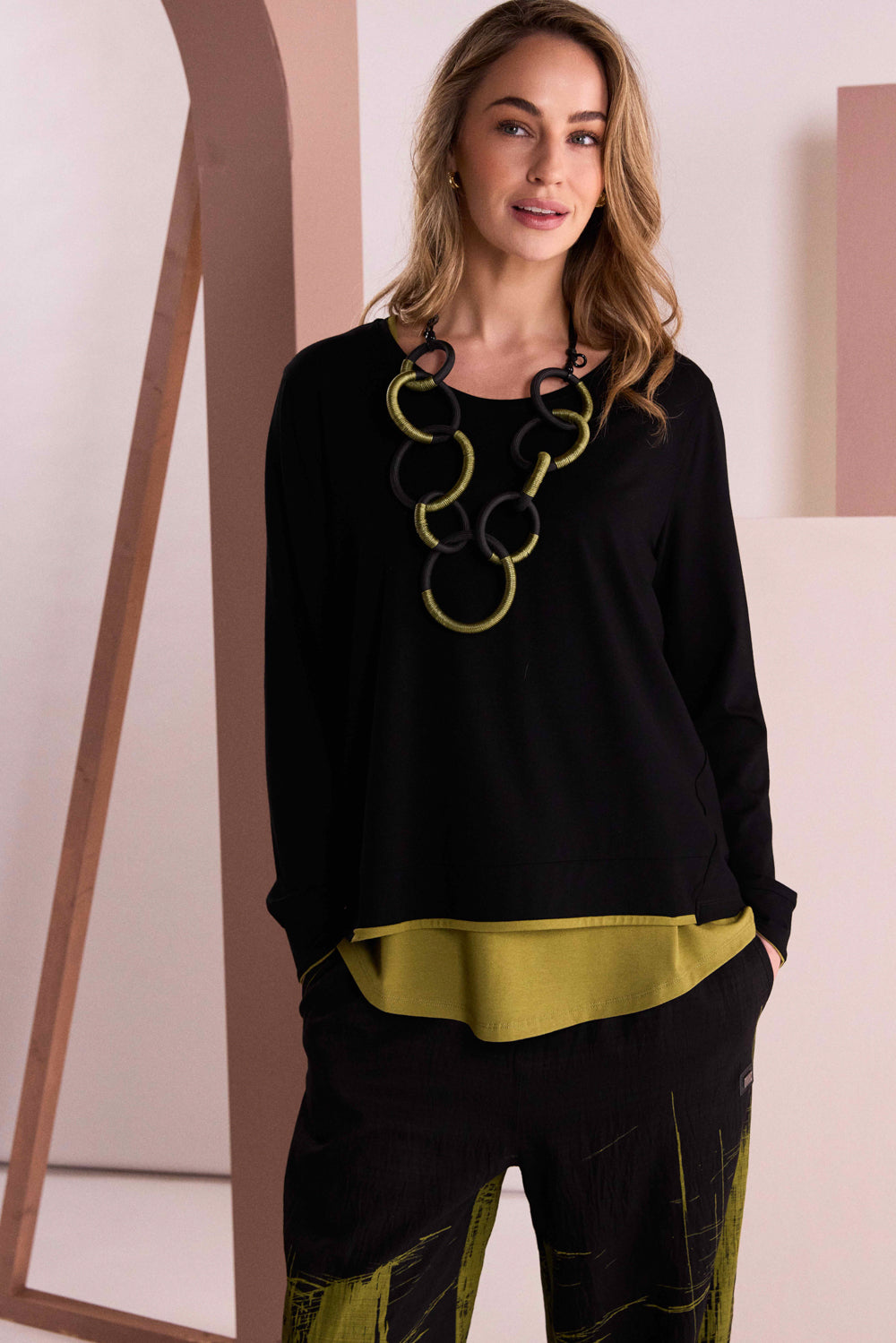 NAYA Line Trim Top