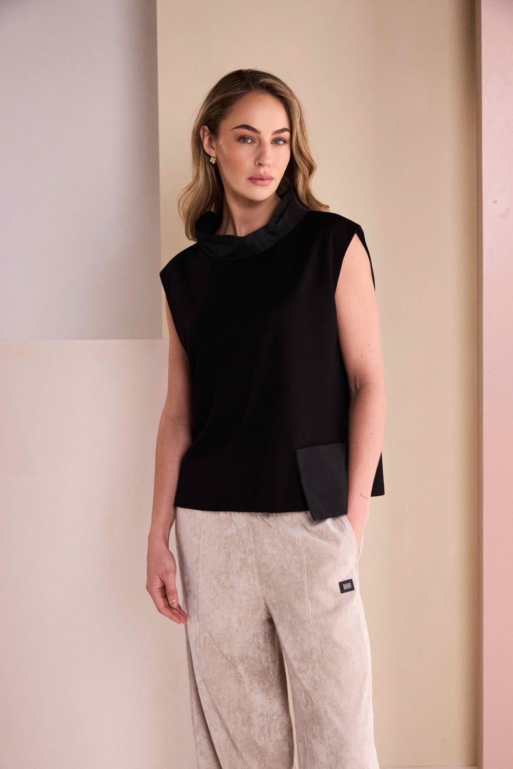 NAYA Barrel Cord Trouser
