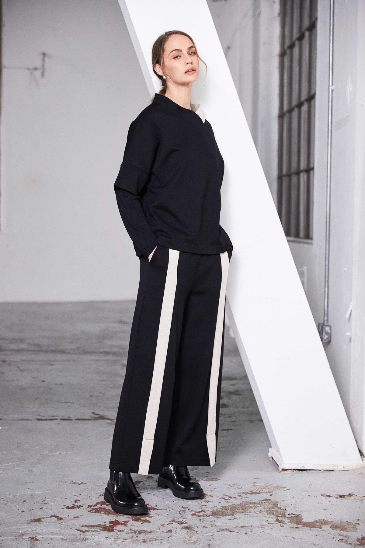 NAYA Contrast Stripe Trousers