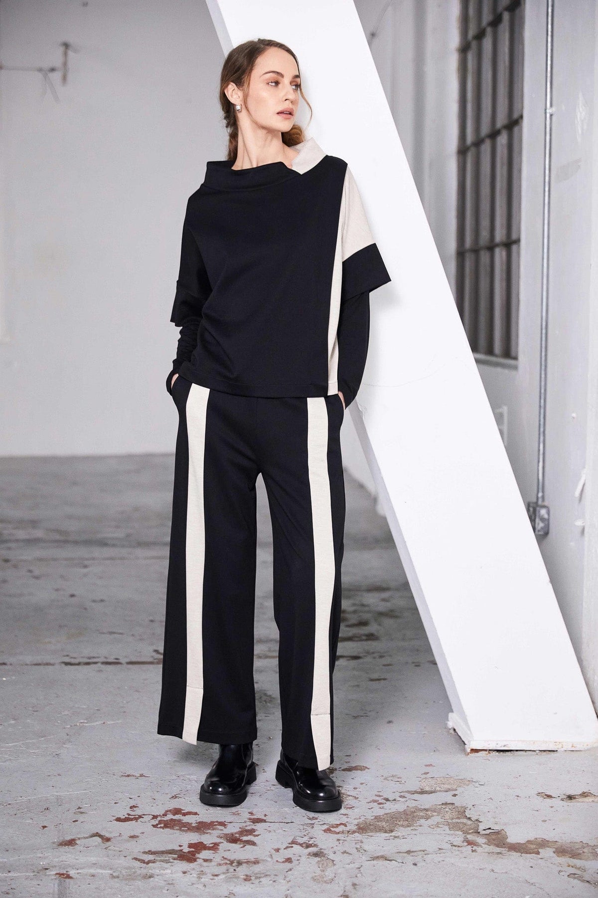 NAYA Contrast Stripe Trousers