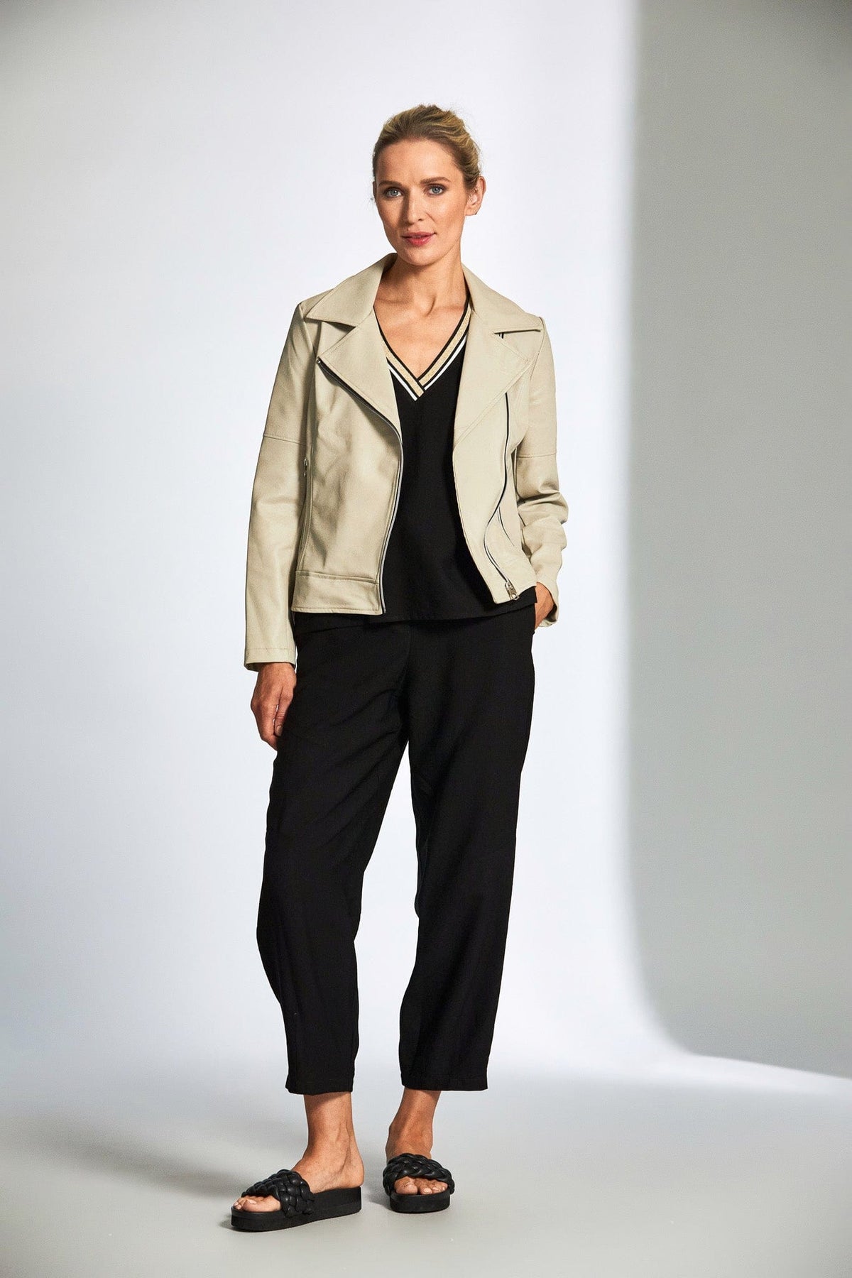 PERUZZI V-Neck Seersucker Top