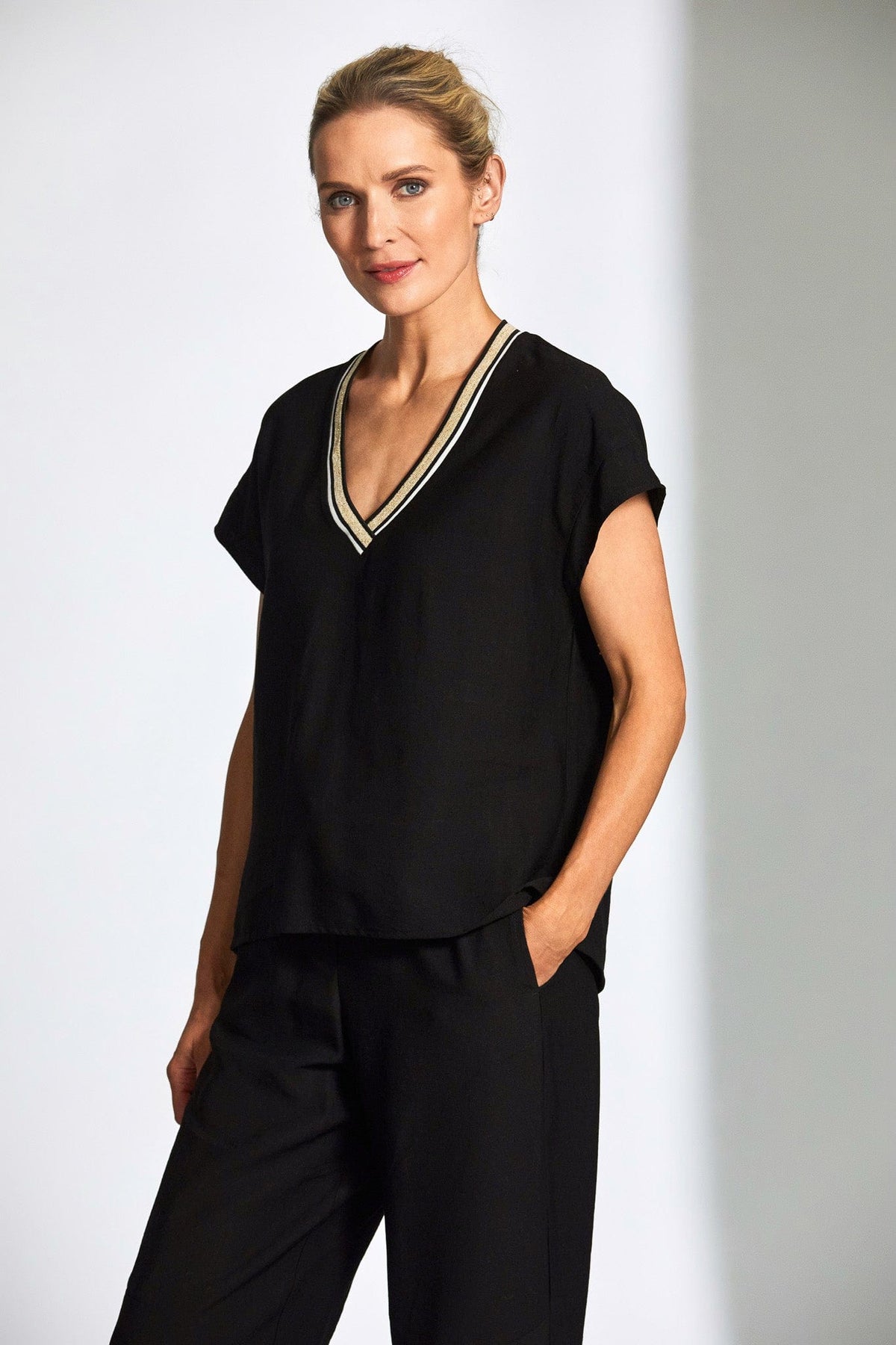 PERUZZI V-Neck Seersucker Top