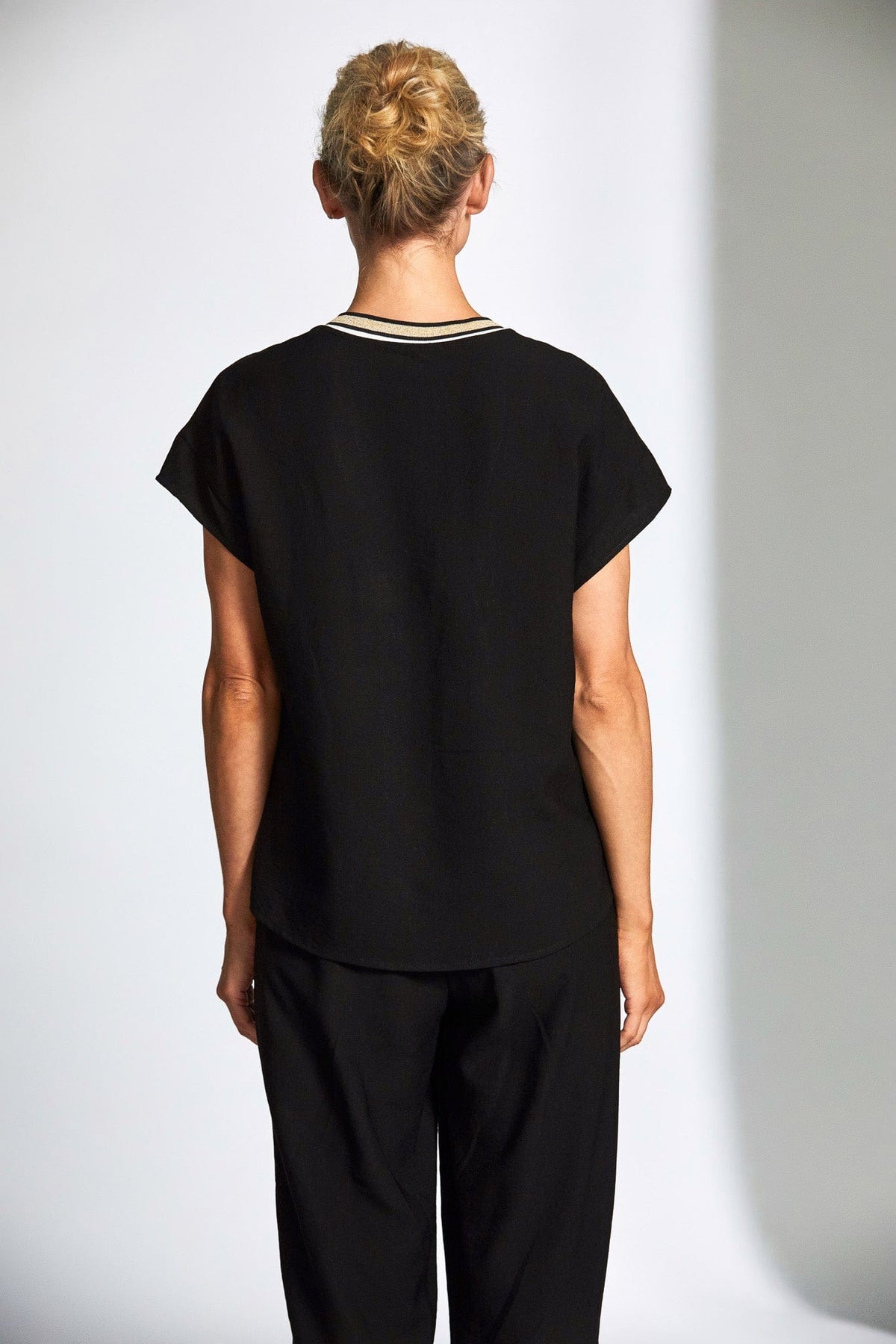 PERUZZI V-Neck Seersucker Top