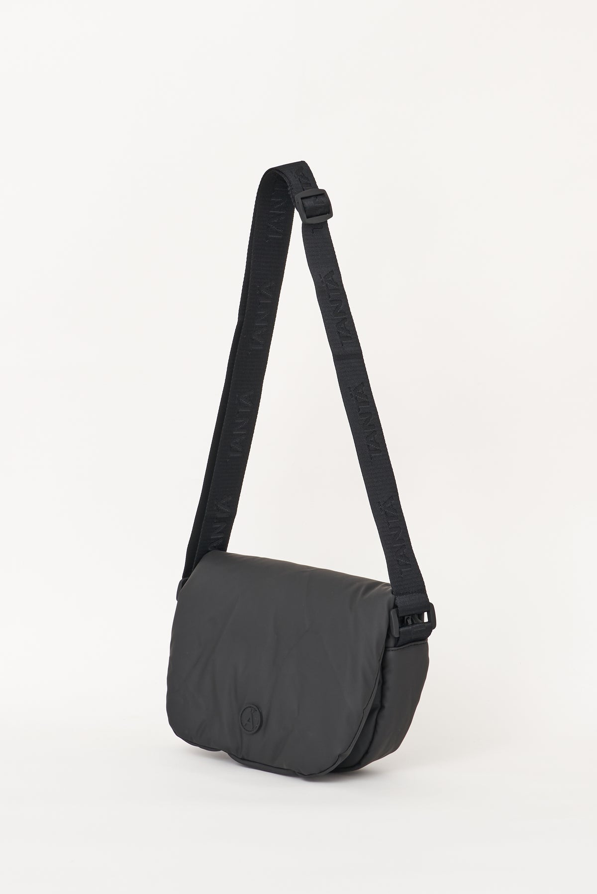 TANTÄ Rounded Waterproof Curved Bag