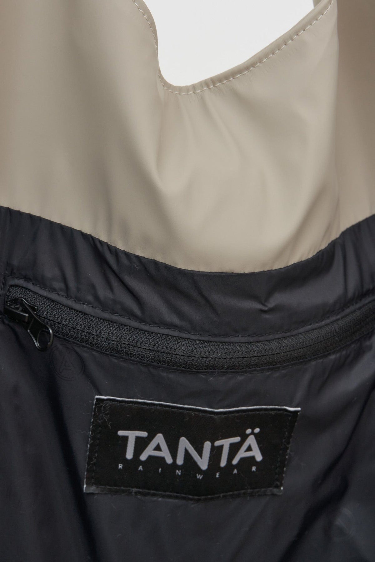 TANTÄ Waterproof Slouch Bag