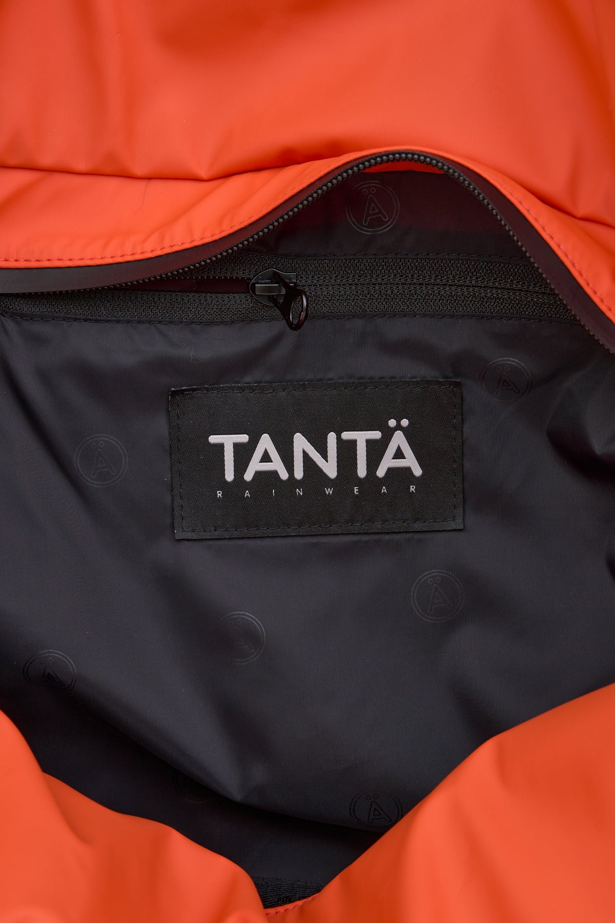 TANTÄ Waterproof Slouch Bag