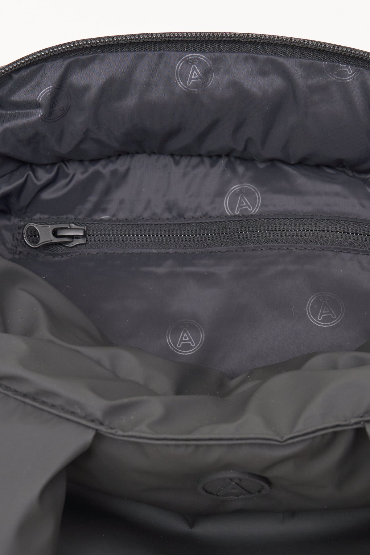 TANTÄ Long Quilted Waterproof Bag