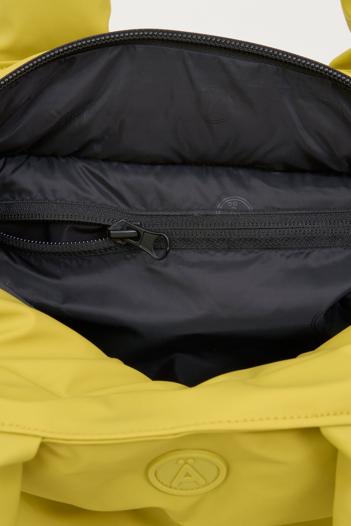 TANTÄ Long Quilted Waterproof Bag