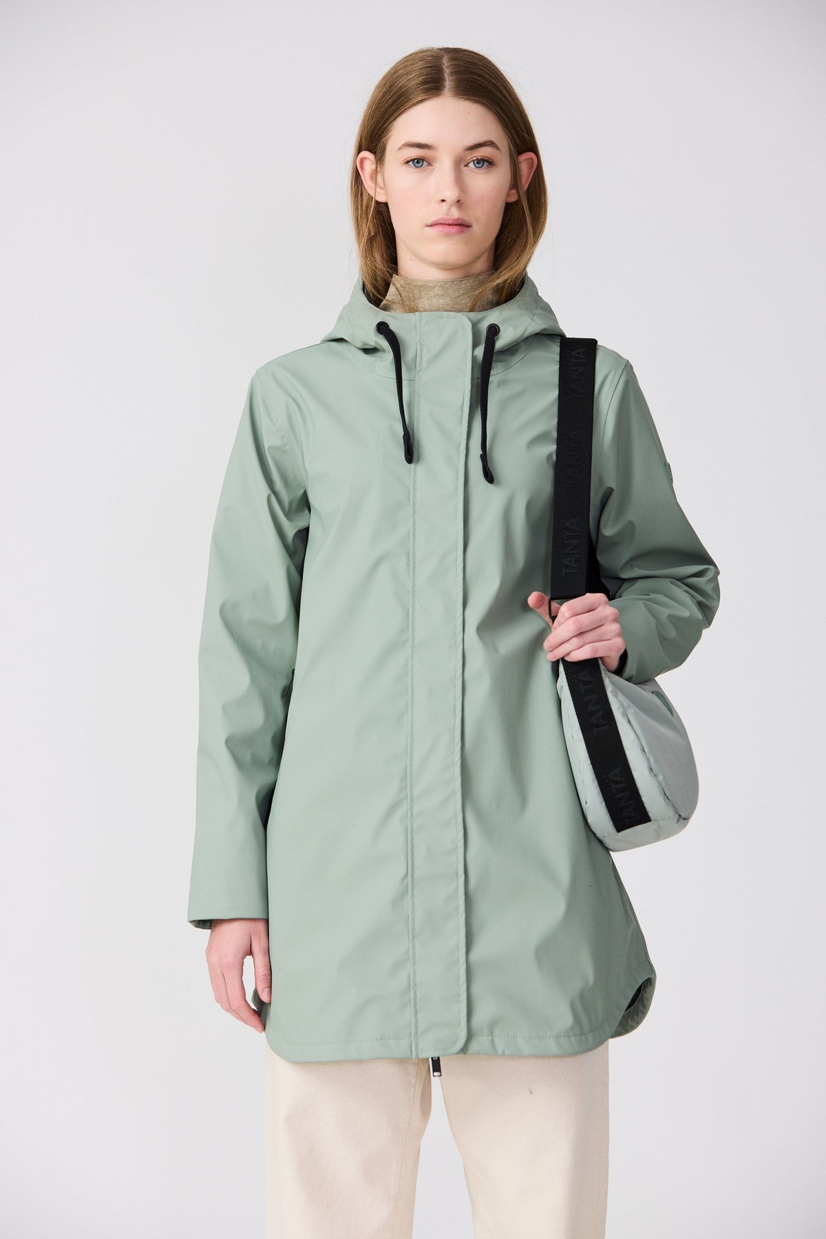 TANTÄ Quilted Contrast Strap Bag