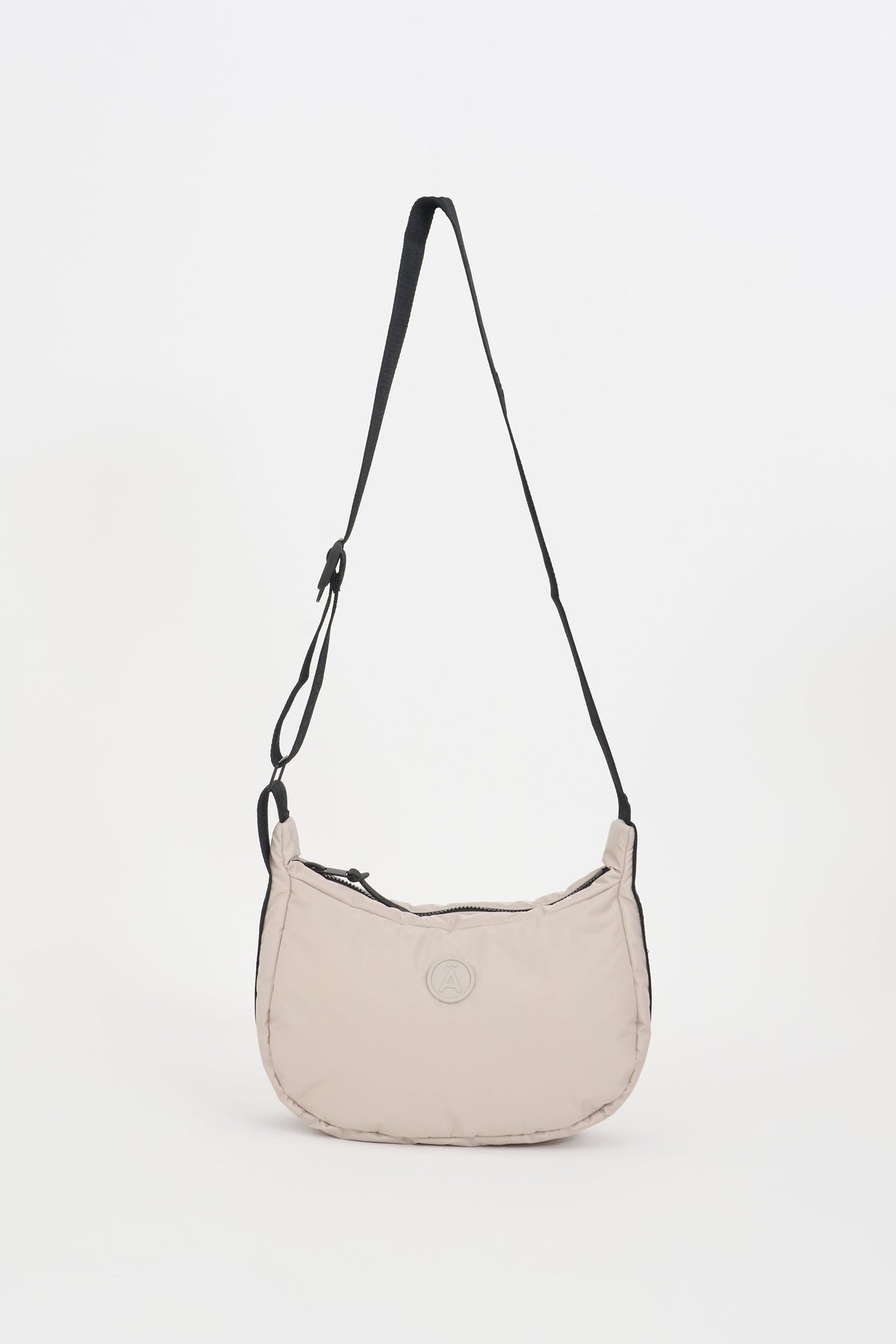 TANTÄ Quilted Contrast Strap Bag